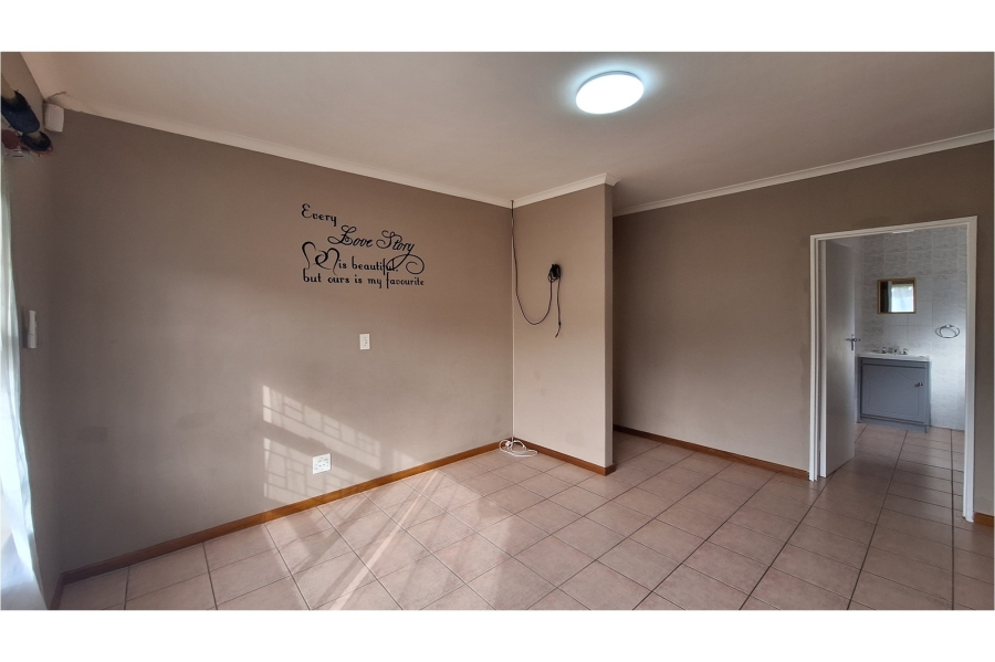 3 Bedroom Property for Sale in Middedorp Western Cape